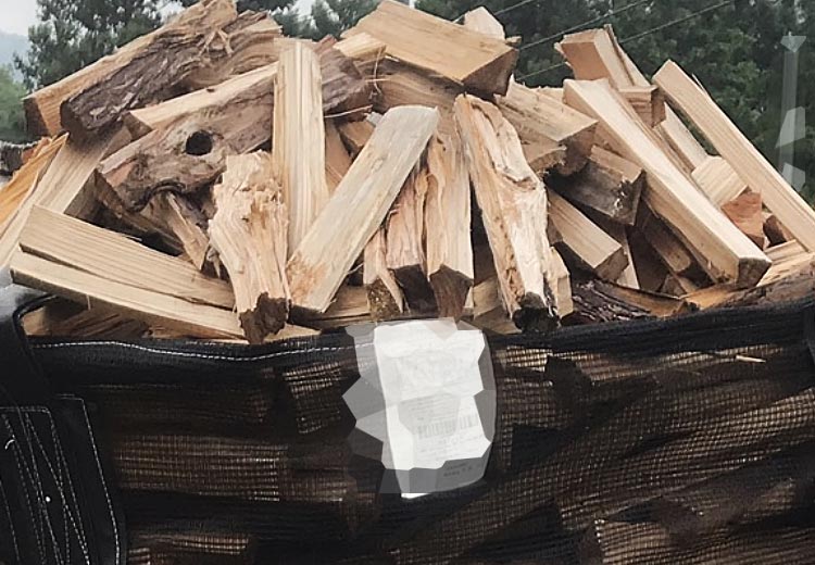 相模原市近郊で伐採した薪200kg配達します。